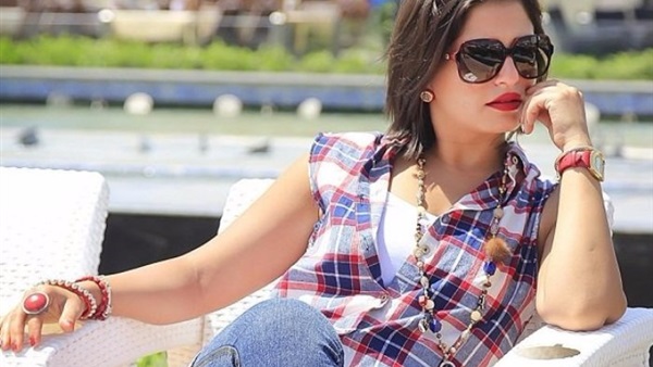 الفنانة منة فضالي