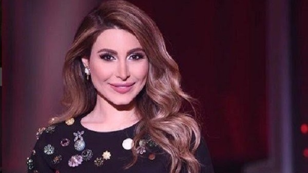 الفنانة يارا
