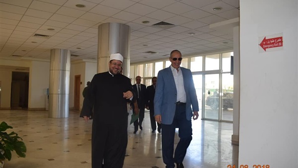 محافظ البحرا لأحمر-وزير
