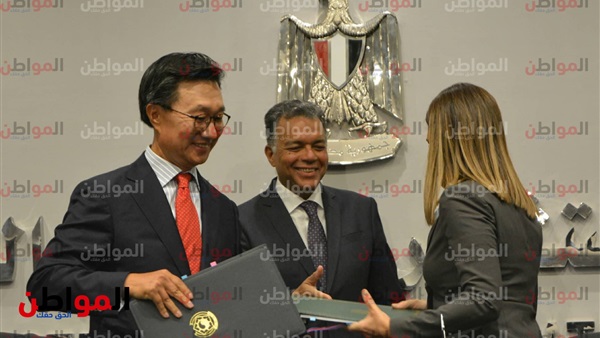 سحر نصر توقيع اتفاقية