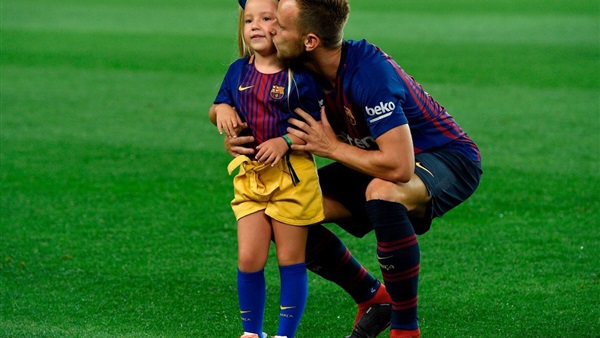 نجم برشلونة إيفان