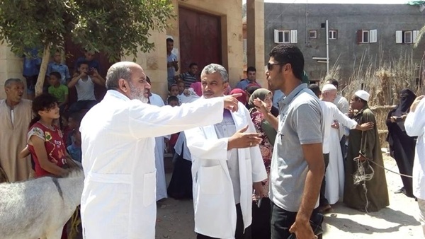 علاج 1500 حالة دواجن