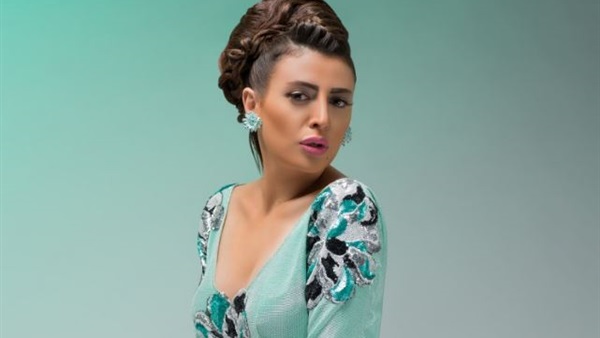 الفنانة وقاء قمر