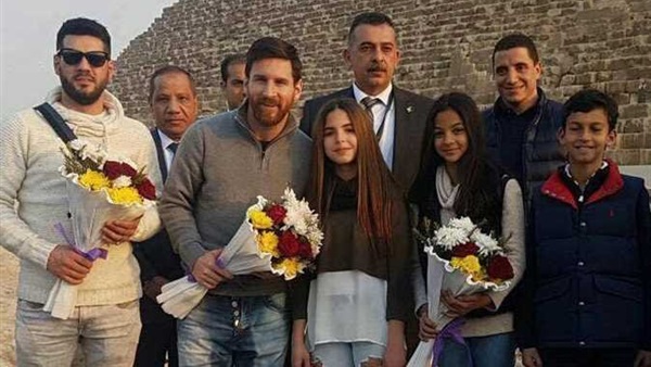 ميسي يزور الاهرامات