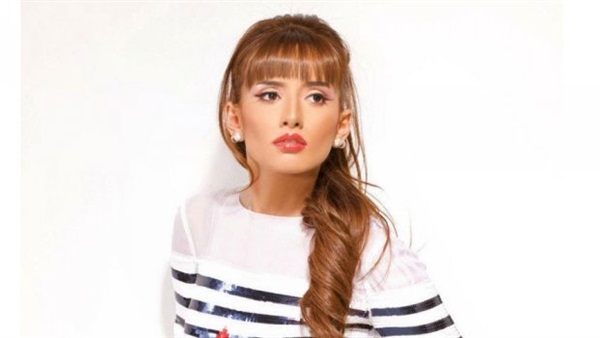 الفنانة زينة
