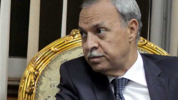 محافظ قنا