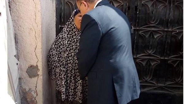 محافظ الفيوم يستمع
