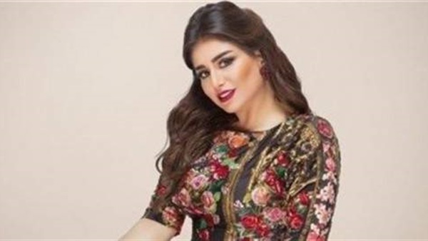 الفنانة منة فضالي