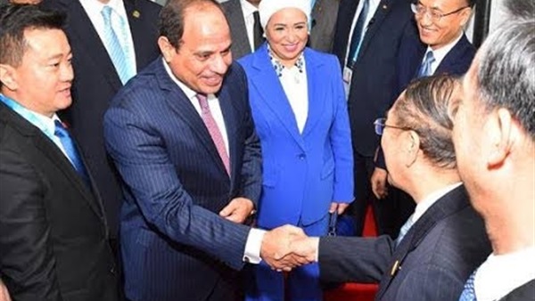 الرئيس السيسي وحرمه