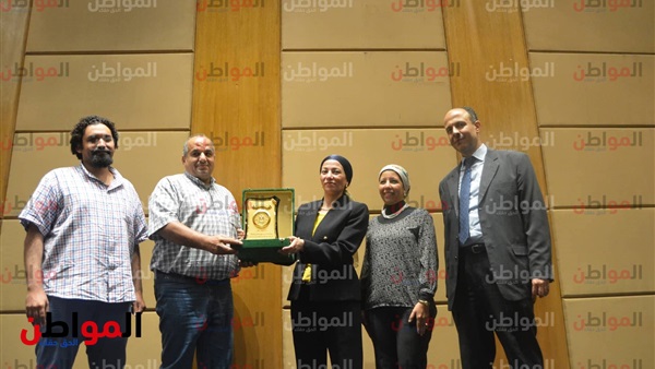 وزيرة البيئة تكرم