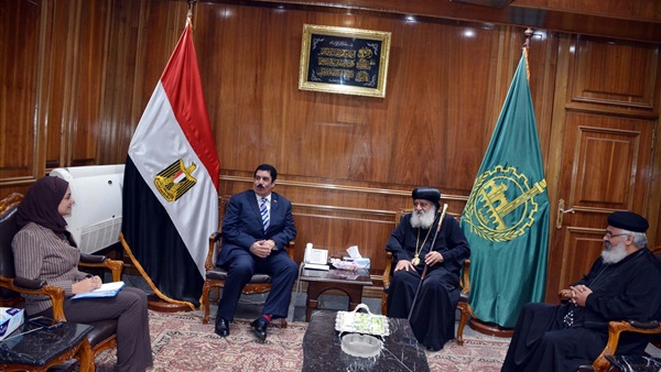 محافظ القليوبية يستقبل