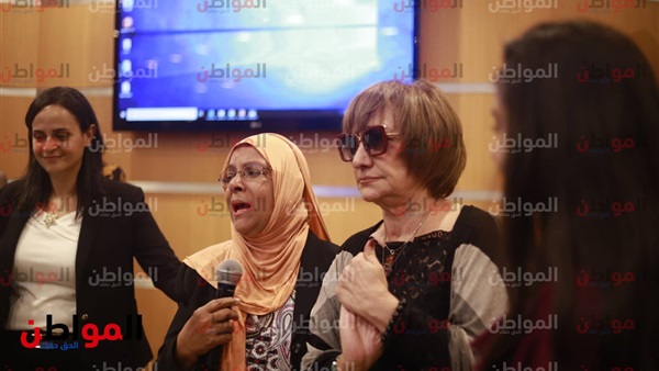 والدة ندى التي كرمها