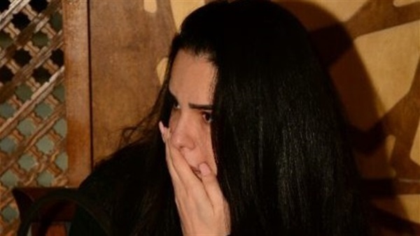 دنيا عبد العزيز