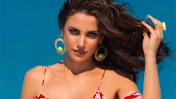 الفنانة درة