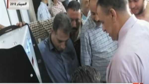  إقبال كبير على ماكينة