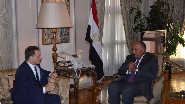 شكري مع بيير كرينبو