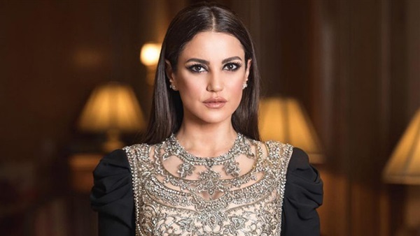 الفنانة درة