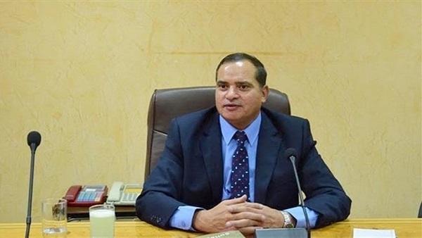 الدكتور احمد عزيز
