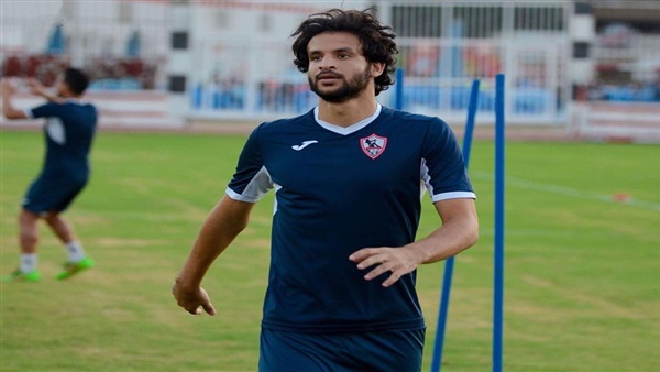 محمود علاء مدافع