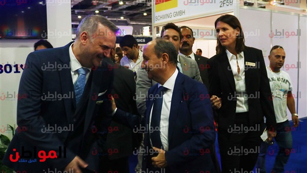 وزير الصناعة يفتتح