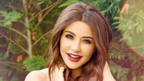 الفنانة ماغي بوغضن