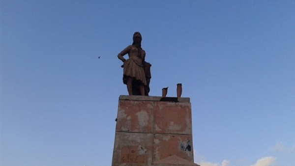 تمثال بائع العرق