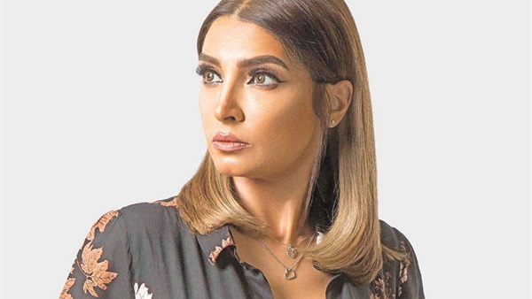الفنانة روجينا