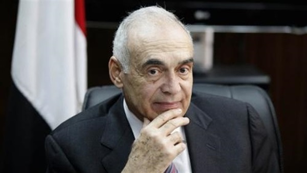 السفير محمد كامل