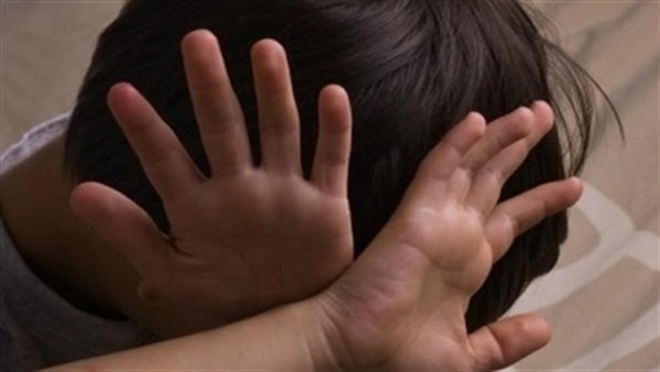 نجار يهتك عرض طفل