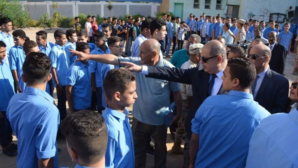 أول أيام الدراسة-محافظ