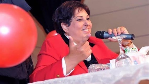 الكاتبة والأديبة