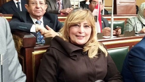 النائبة إليزابيث