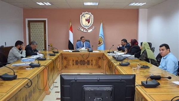 الدكتور احمد عزيز