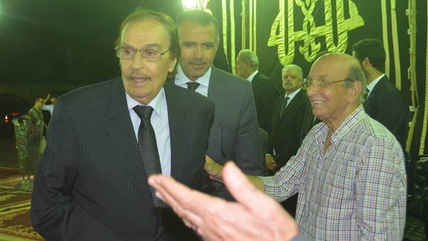 عزت العلايلى