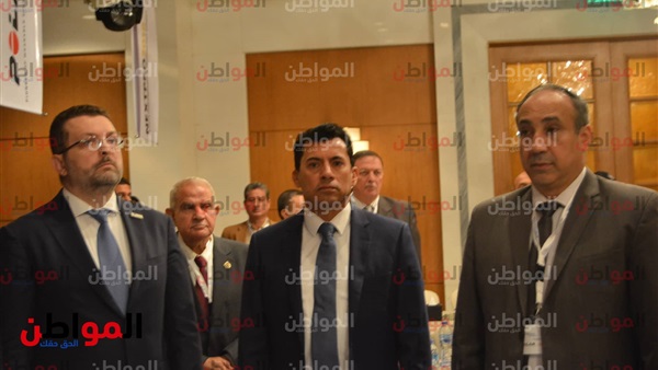 اشرف صبحي يتفقد وزارة