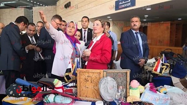 وزيرة البيئة