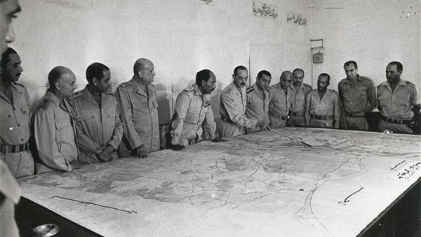 السادات والقيادة