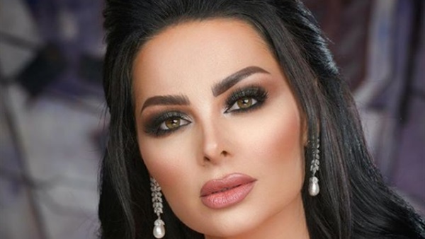 الفنانة ديانا كرزون