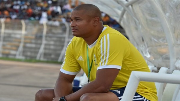 مدرب منتخب الجابون