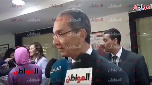 وزير الاتصالات