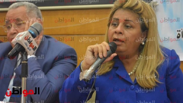 النائبة منى منير