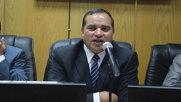 الدكتور أحمد عزيز