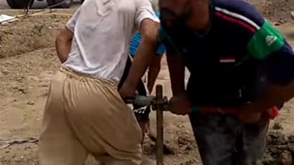 حفر آبار بطريقة يدوية