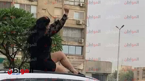 فتاة عارية