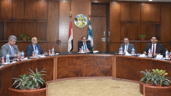 اجتماع وزير البترول