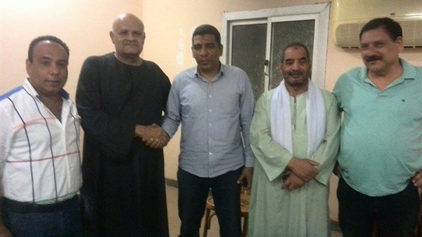 مصطفى حكيم بين أعضاء