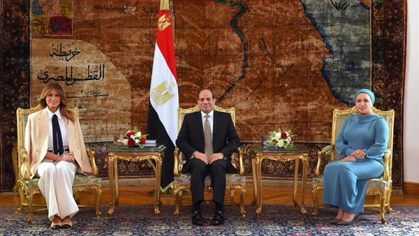 الرئيس السيسي وقرينته
