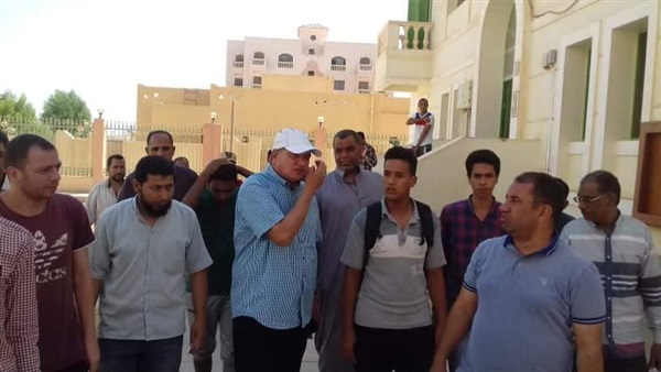 عزيز يتفقد امتحانات