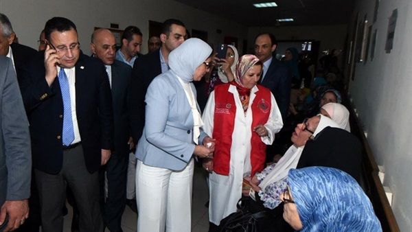 وزيرة الصحة والسكان
