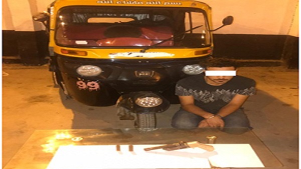 ضبط شخص لقيامه سرقة